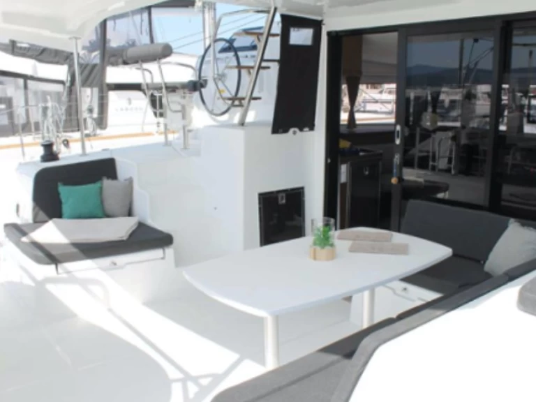 Hire a Lagoon Lagoon 42 Saint-Raphaël