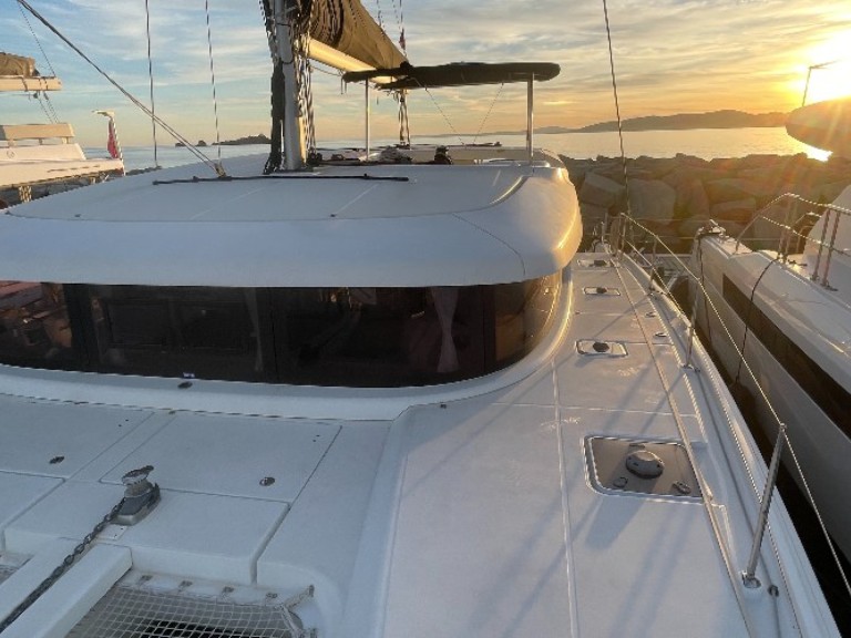 Catamaran hire in Saint-Raphaël - Lagoon Lagoon 42