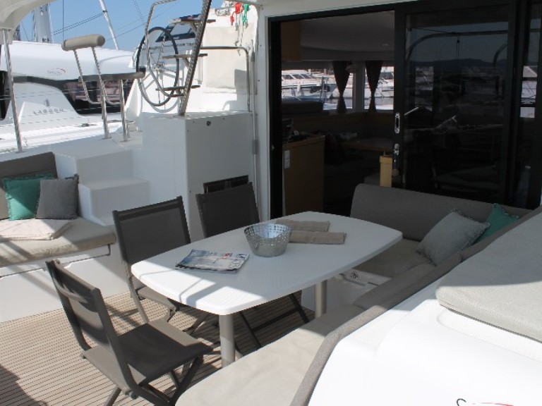 Hire a Lagoon Lagoon 42 Saint-Raphaël