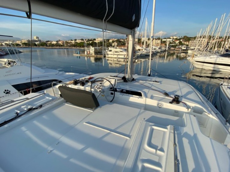 Catamaran to hire Saint-Raphaël at the best price