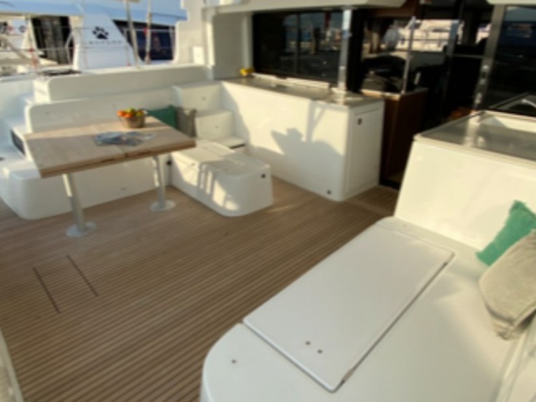Yacht charter Saint-Raphaël - Lagoon Lagoon 46 on SamBoat