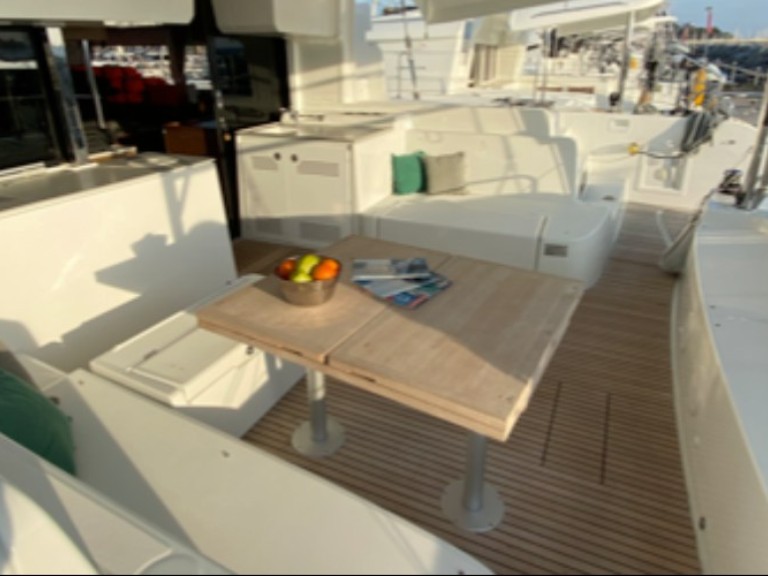 Hire a Lagoon Lagoon 46 Saint-Raphaël