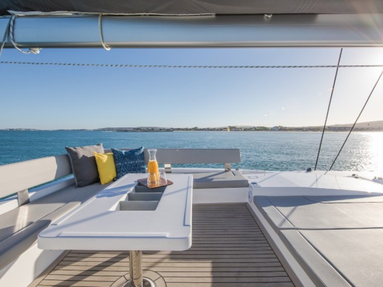 Yacht charter Saint-Raphaël - Leopard Catamarans / Robertson & Caine Leopard 50 on SamBoat
