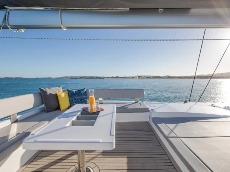Yacht charter Saint-Raphaël - Leopard Catamarans / Robertson & Caine Leopard 50 on SamBoat