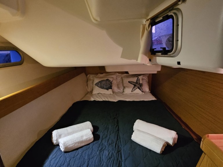 Yacht hire Kallithea cheap Sun Odyssey 42i