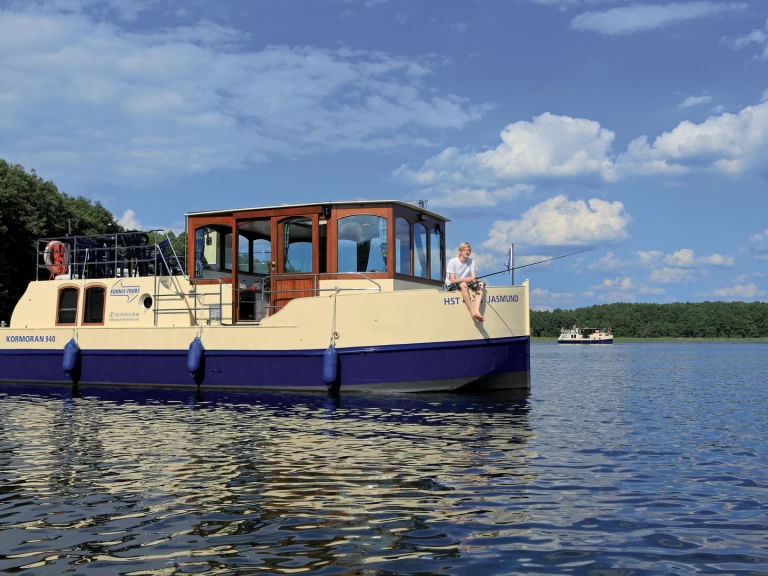 Yacht hire Mildenberg cheap Kormoran 940