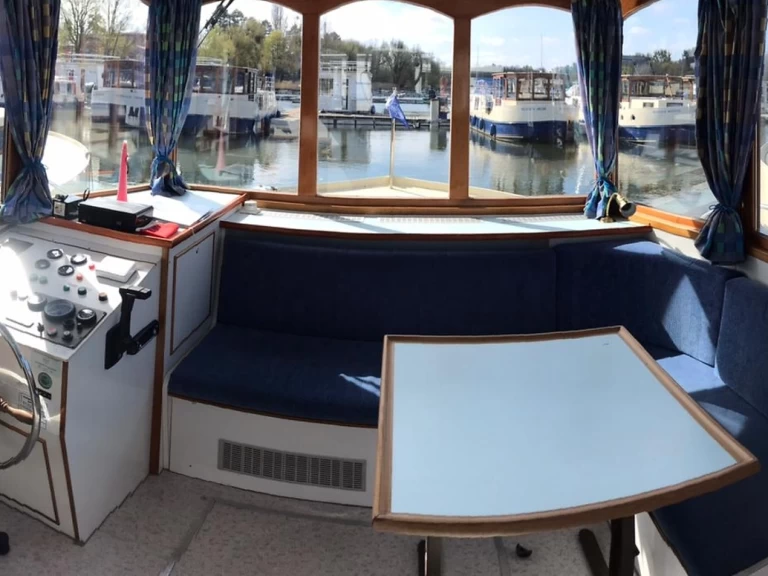 Charter a  Kormoran 940 in Mildenberg on Samboat