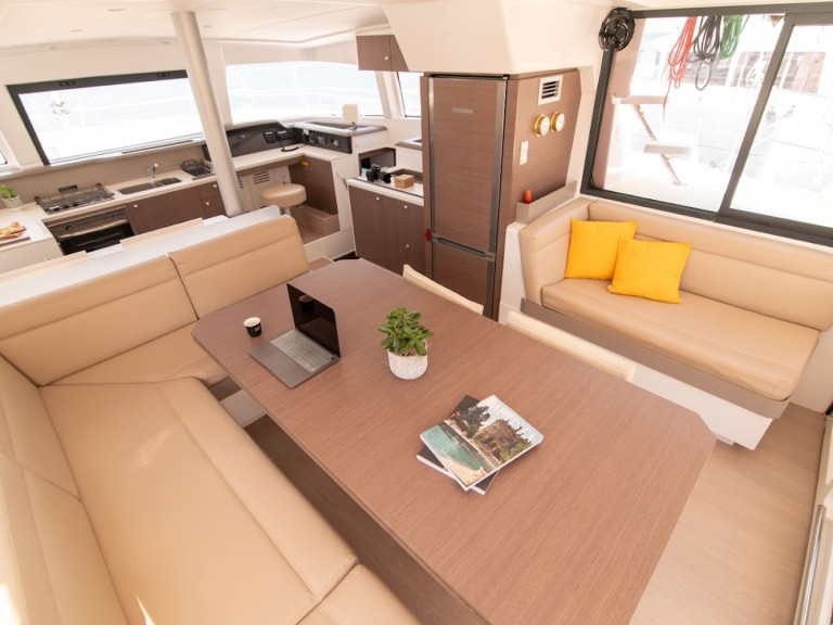 Catamaran to hire Préveza at the best price