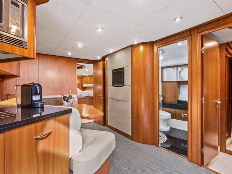 Hire Luxury Yacht Sunseeker with a boat licence