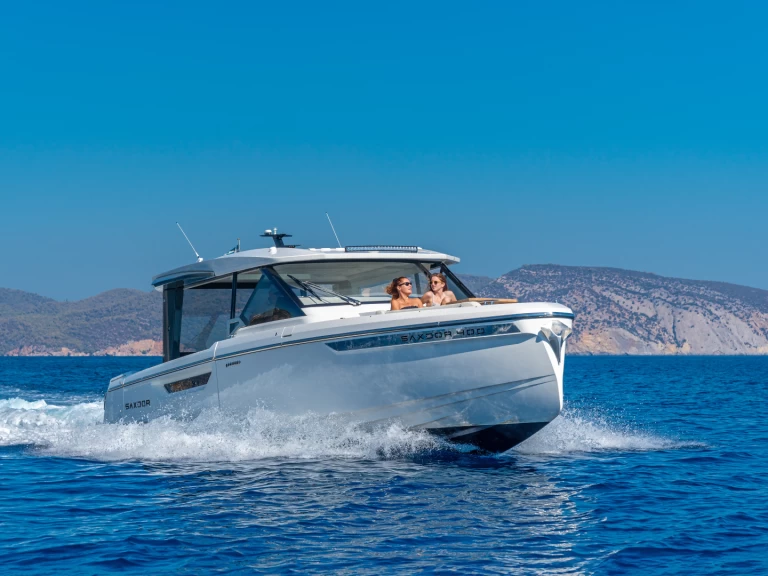 Charter a Saxdor Saxdor 400 GTO in Spetses on Samboat