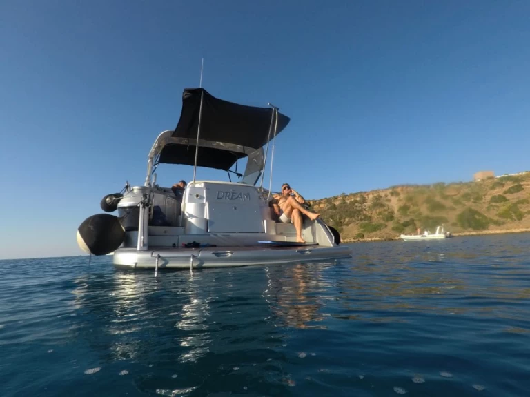 Motorboat to hire Cefalù at the best price