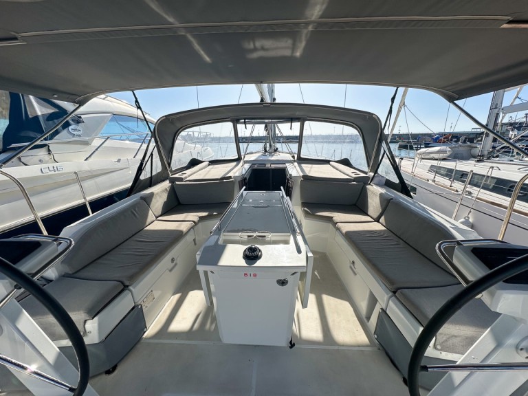 Yacht charter Palma de Mallorca - Bénéteau Oceanis 46.1 on SamBoat