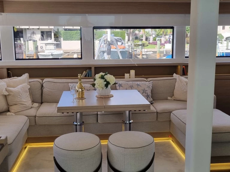 Luxury Yacht hire in Fort Lauderdale - Lagoon Halekulani