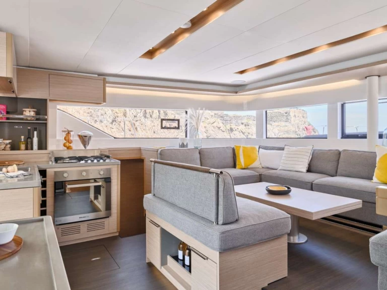Luxury Yacht to hire Canouan Island at the best price