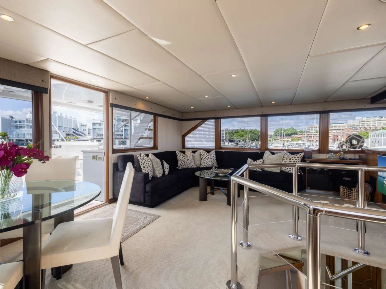 Charter a Flagship SERENITY 122 in New England on Samboat