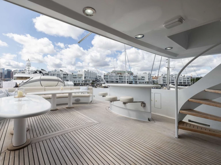 Charter a Flagship SERENITY 122 in Bahamas on Samboat