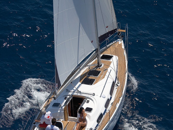 Sailboat hire in Deme of Volos - Bavaria Bavaria 39 Cruiser