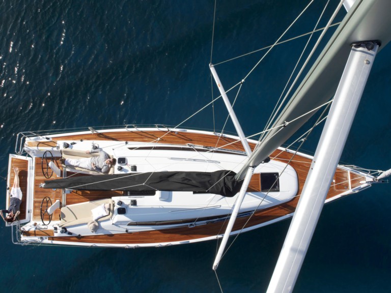 Charter a Dehler Dehler 38 SQ in Punat on Samboat