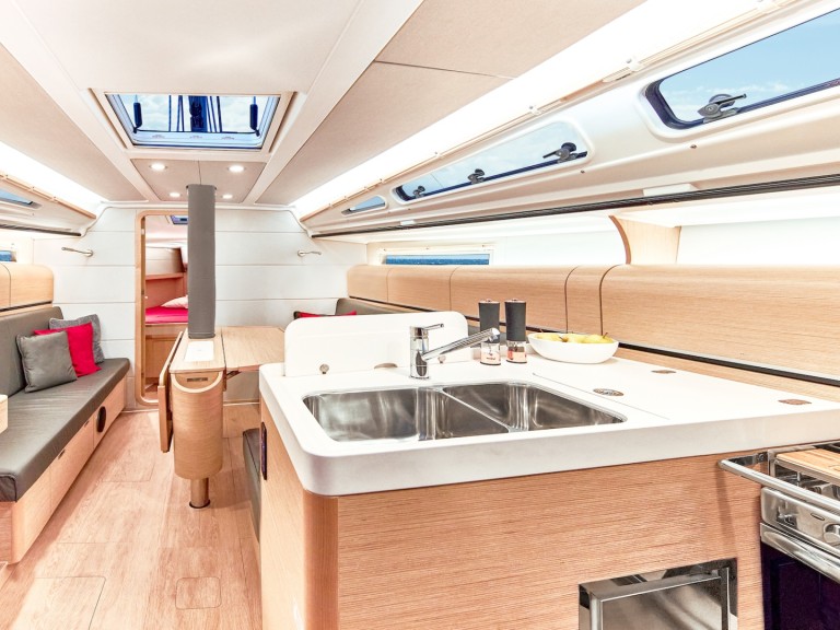 Charter a Dehler Dehler 38 SQ in Punat on Samboat