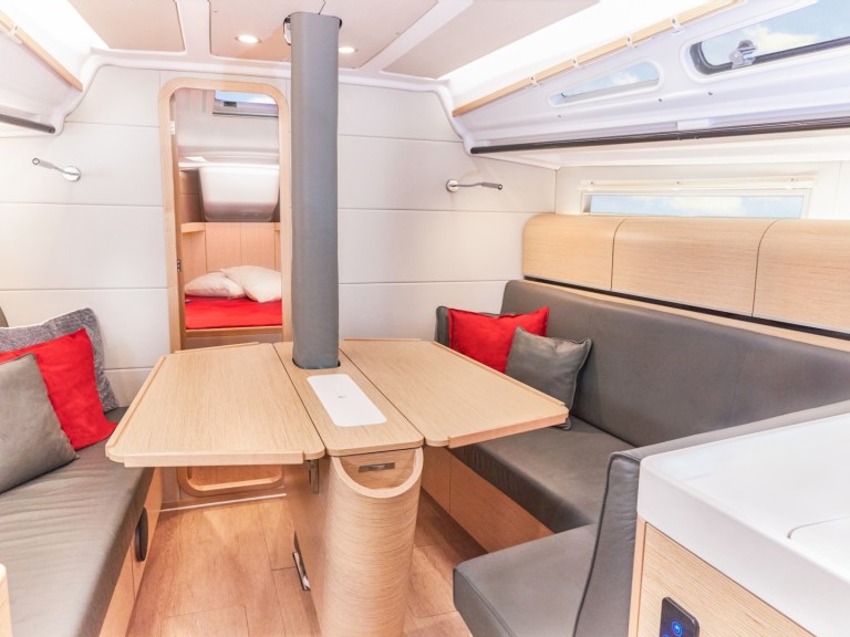 Hire Sailboat Dehler with a boat licence