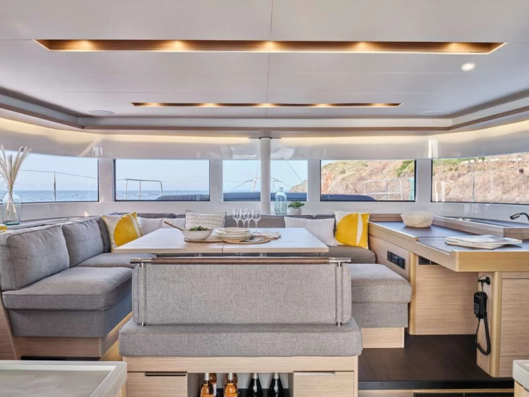 Luxury Yacht hire in Canouan Island - Lagoon BELLISSIMA