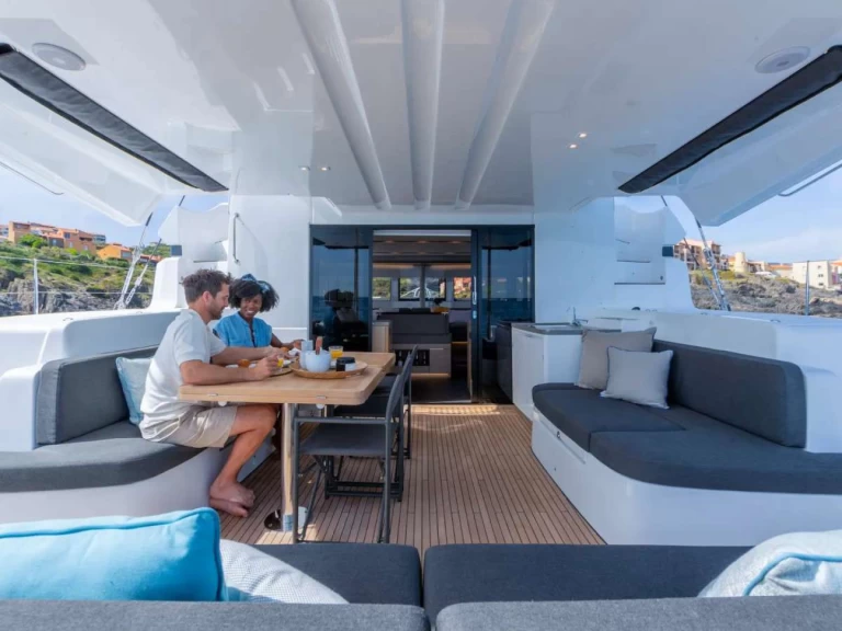 Charter a Lagoon BELLISSIMA in Canouan Island on Samboat
