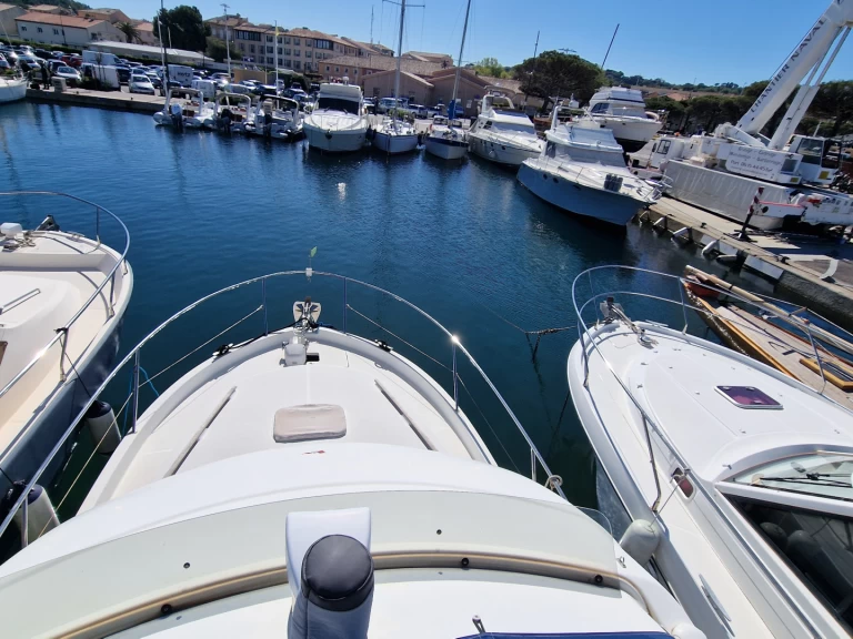 Bénéteau Antares 905 Fly charter bareboat or skippered in  Carnon-Plage