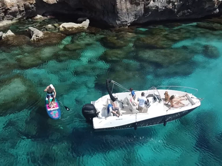 Motorboat hire in Mahón - Quicksilver Activ 675 Open