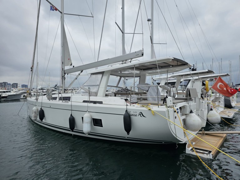 Sailboat to hire Göcek at the best price