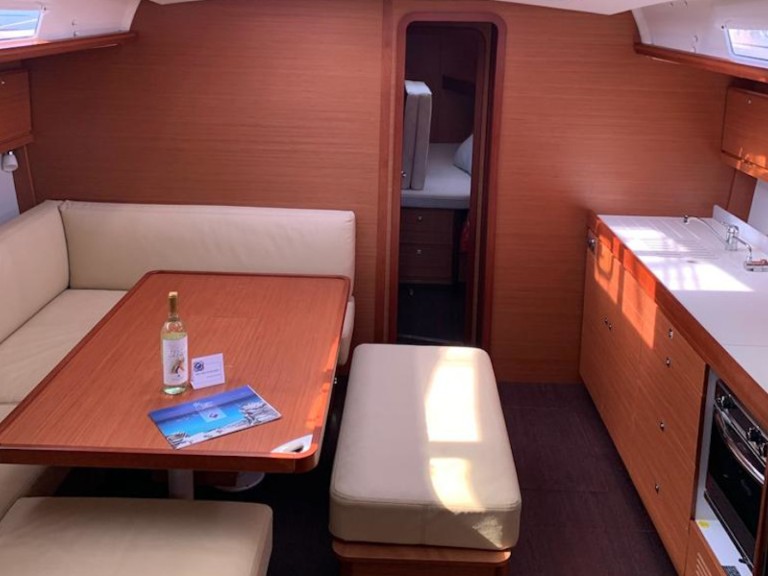 Charter a Dufour Dufour 460 Grand Large in Furnari on Samboat