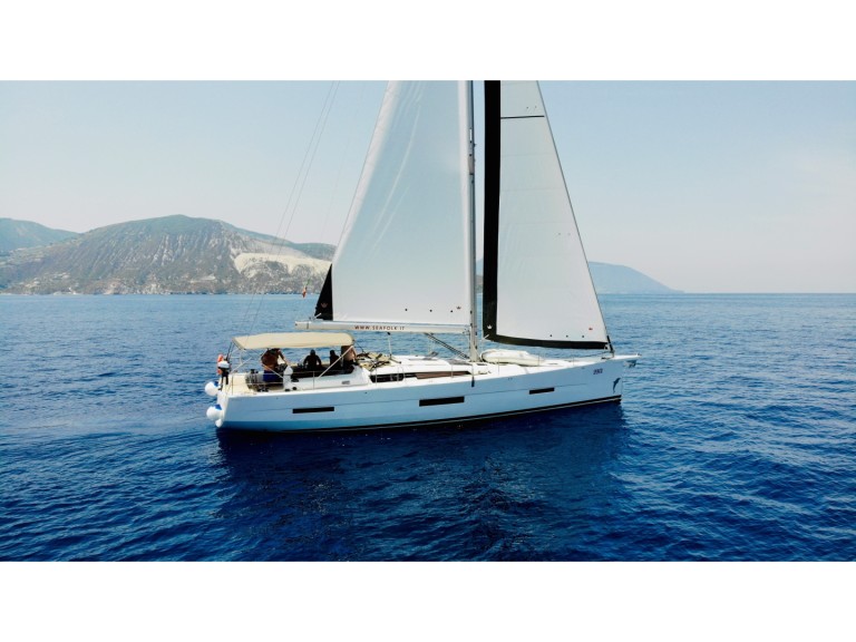 Hire Sailboat Dufour with a boat licence