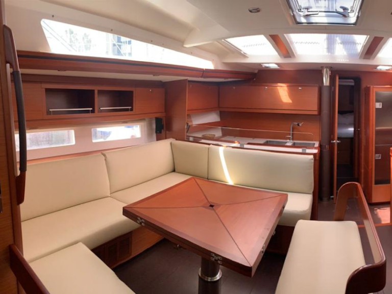 Sailboat to hire Marsala at the best price