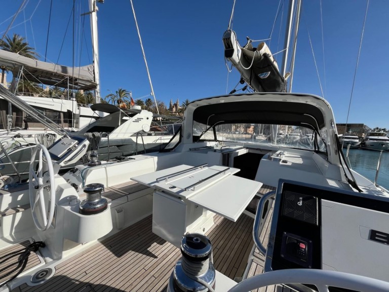 Hire a Bénéteau Oceanis 55 Ajaccio