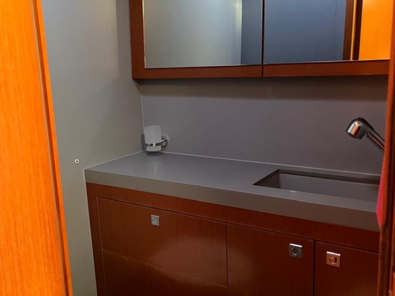 Yacht hire Ajaccio cheap Oceanis 55