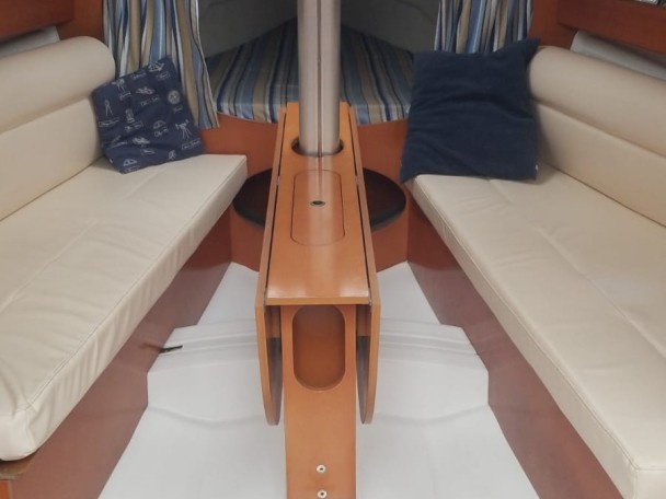 Sailboat hire in La Rochelle - FIRST 27.7 FIRST 27.7