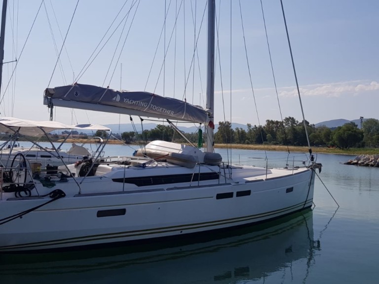 Charter a Jeanneau Sun Odyssey 469 in Alimos on Samboat
