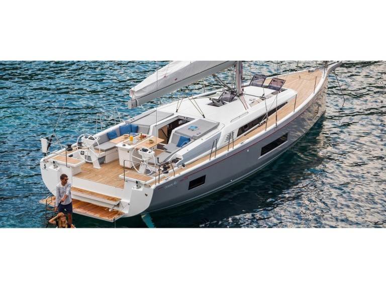 Bénéteau Oceanis 46.1/5 charter bareboat or skippered in  Alimos