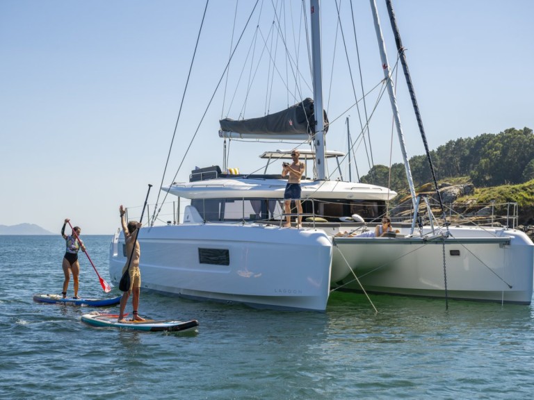 Catamaran hire in Ao Po - Lagoon Lagoon 43