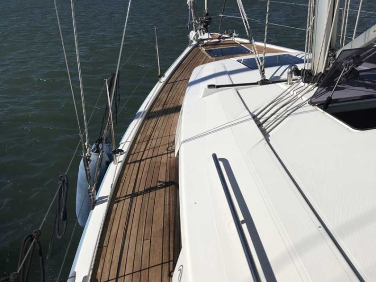 Hire Sailboat with or without skipper Hanse Kavála