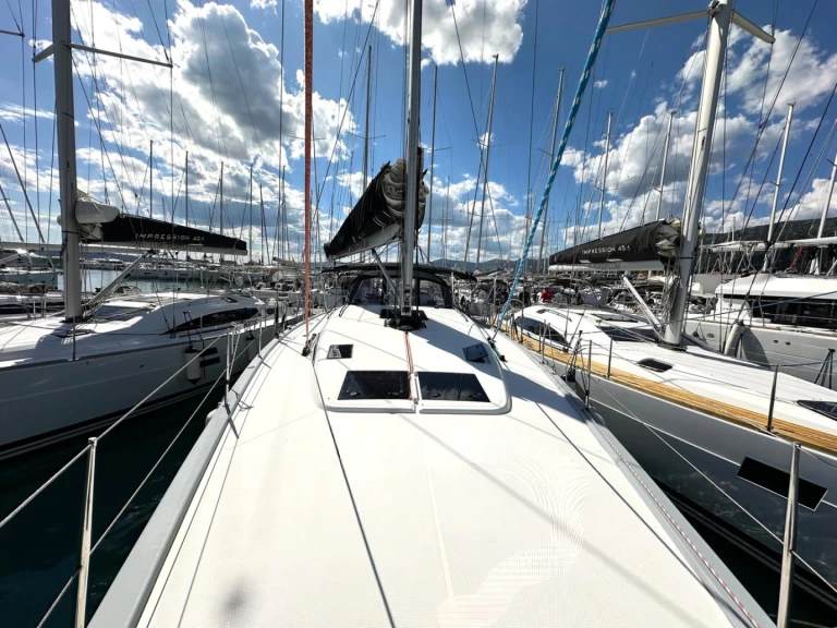 Sailboat to hire Seget Donji at the best price