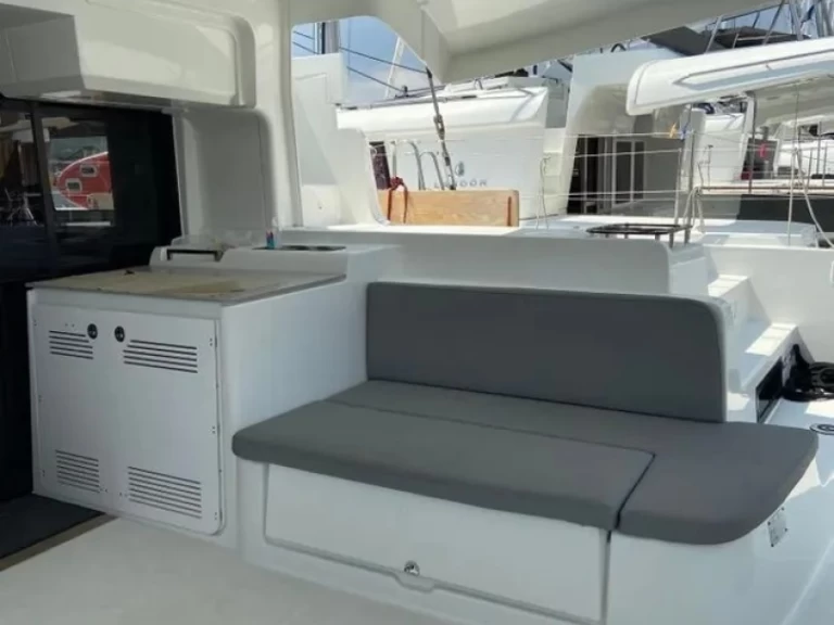 Catamaran hire in Lávrio - Lagoon Lagoon 46