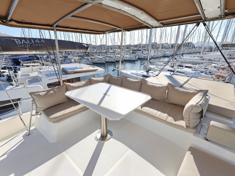 Hire a Bali Bali 4.6 Biograd na Moru