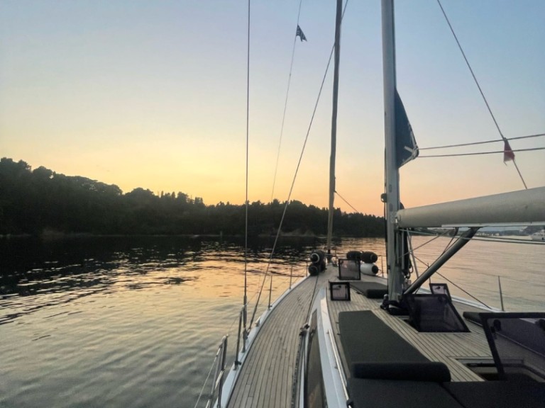 Hire Sailboat D&D Yacht with a boat licence