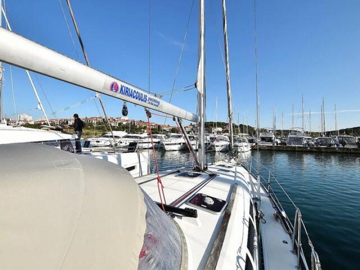 Yacht hire Pula cheap Sun Odyssey 44i