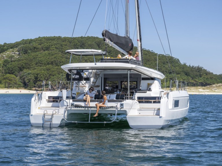 Catamaran to hire Ao Po at the best price