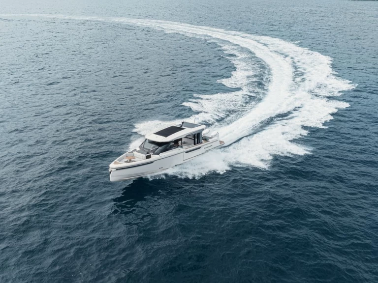 Motorboat to hire Sukošan at the best price