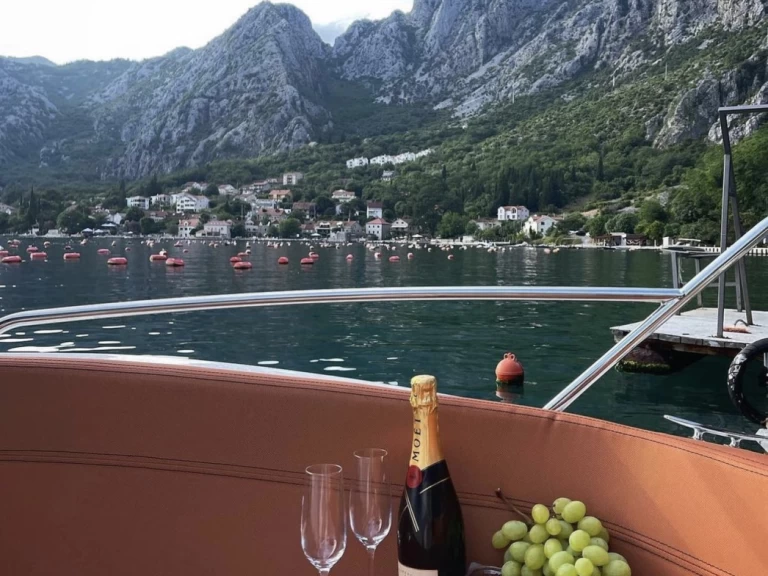 Hire Motorboat with or without skipper Okiboats Kotor