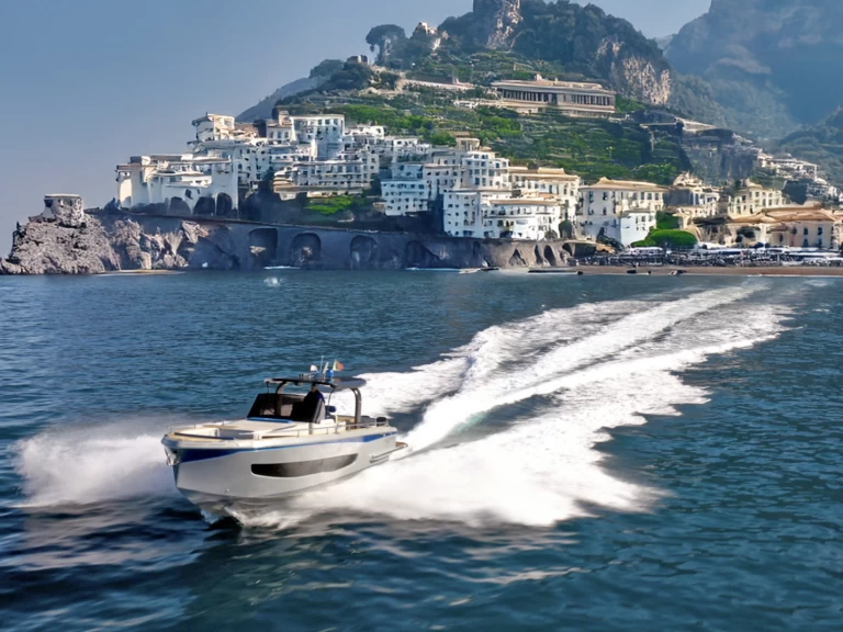 Yacht WalkAround Luxury 14 T-TOP charter bareboat or skippered in  Porto di Amalfi Marina Coppola