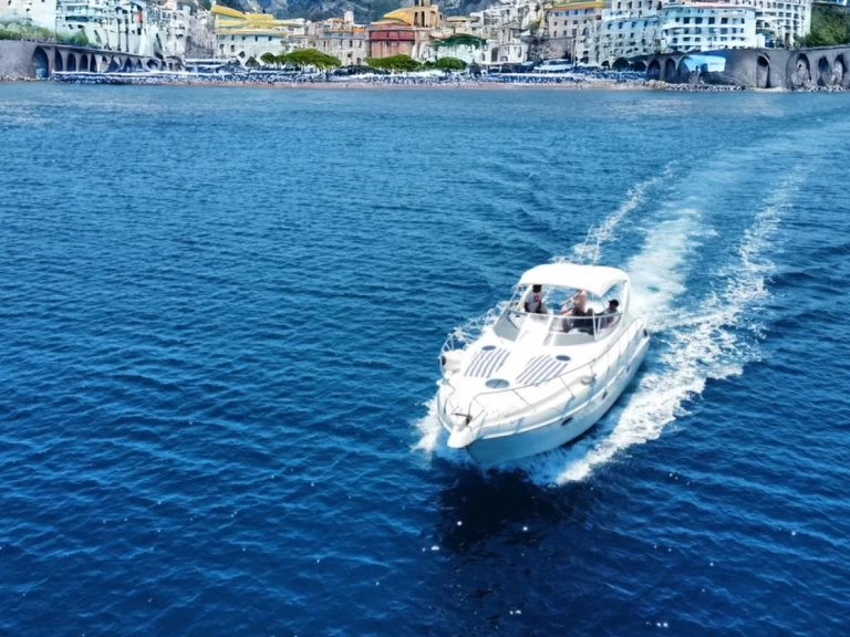 Motorboat to hire Porto di Amalfi Marina Coppola at the best price