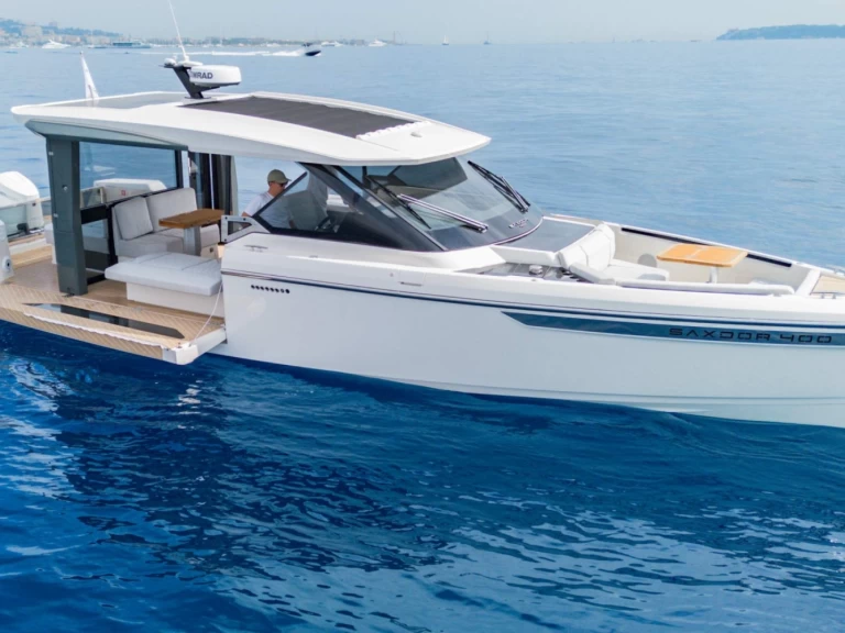 Hire Motorboat Saxdor with a boat licence